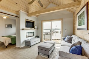 Cottage (2 Bedrooms) | Interior