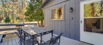 Graeagle Vacation Rental Cabin w/ Game Room!