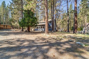 Interior - Graeagle Vacation Rental Cabin w/ Game Room! (Blairsden-Graeagle)