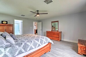 House (3 Bedrooms) | Interior - Updated Tavares Retreat < 1 Mile to Boat Ramp (Tavares)