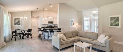 House (4 Bedrooms) | Front of property