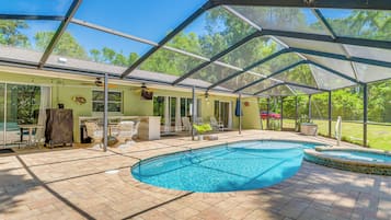 House (3 Bedrooms) | Depan hartanah