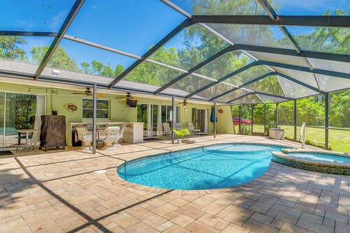 Lovely Crystal River Home w/ Lanai & Pool!