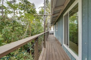 Interior - Breezy Kailua-kona Bungalow w/ Lanai & Ocean View! (Kailua-Kona)