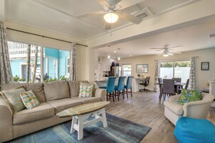 Apartment (2 Bedrooms) | Front of property