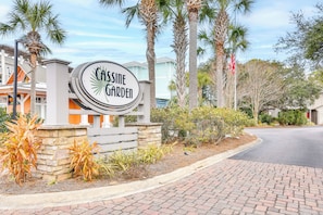 Apartment (2 Bedrooms) | Interior - Santa Rosa Beach Townhome: Patio, Walk to Beach! (Santa Rosa Beach)