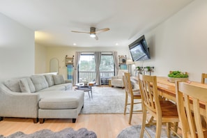 Apartment (2 Bedrooms) | Interior - 'almond Grove Cottage' w/ Patio: Walk to Beach! (Santa Rosa Beach)