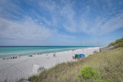 Santa Rosa Beach Townhome: Patio, Walk to Beach!