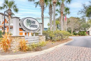 Interior - Santa Rosa Beach Townhome: Patio, Walk to Beach! (Santa Rosa Beach)