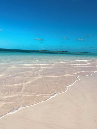 🩵NEW TO VRBO💛Luxury Cottage💜Double kayak, beach snorkel gear! Outdoor shower! 🏝️🇧🇸