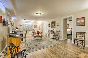 Interior - Hadley Vacation Rental 24 Mi to Springfield! (Hadley)