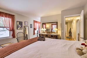 House (3 Bedrooms) | Interior - Hadley Vacation Rental 24 Mi to Springfield! (Hadley)