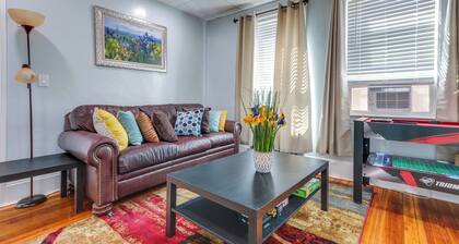 Updated Apt w/ Shared Yard: Near Events & Boston