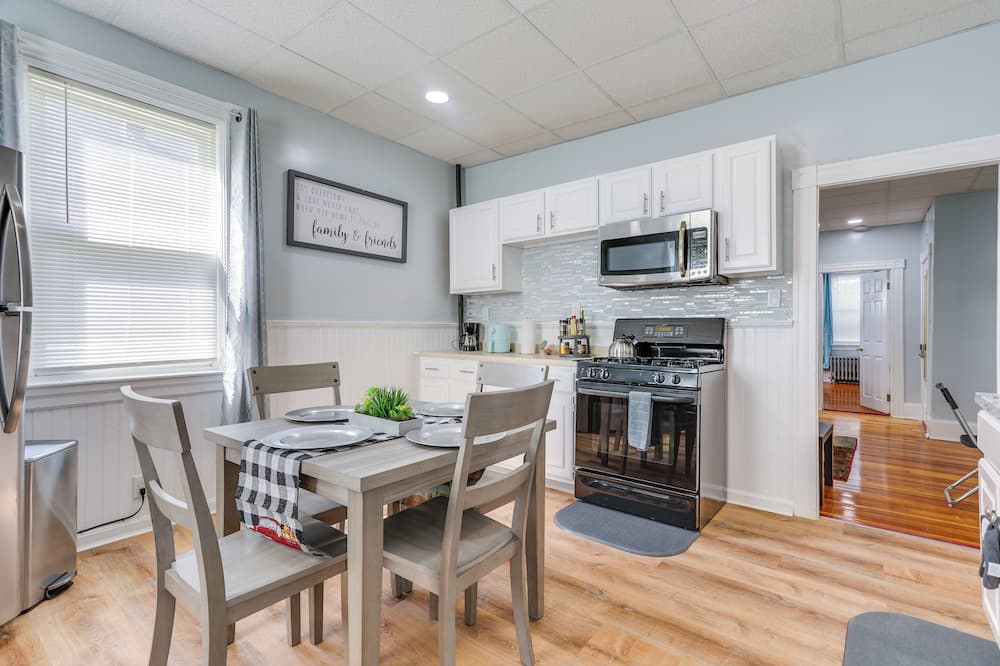 Updated Apt w/ Shared Yard: Near Events & Boston - Holbrook, MA