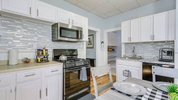 Apartment (1 Bedroom) | Interior