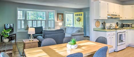 House (2 Bedrooms) | Interior