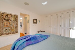 House (4 Bedrooms) | 4 bedrooms, laptop workspace, iron/ironing board, free cribs/infant beds - Wellfleet Home w/ Deck, Bay Views & Kayaks (Wellfleet)