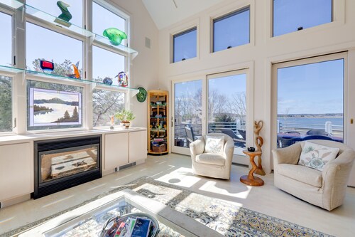 Wellfleet Home w/ Deck, Bay Views & Kayaks