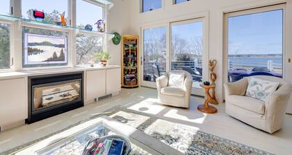 Wellfleet Home w/ Deck, Bay Views & Kayaks