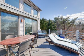 Outdoor dining - Wellfleet Home w/ Deck, Bay Views & Kayaks (Wellfleet)