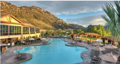 Beautiful Hyatt Welk Resort 2-bedroom 2-bath condo March availability