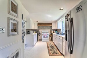 House (5 Bedrooms) | Interior - Charming Nineteenth-century Cape Code Escape (Centerville)