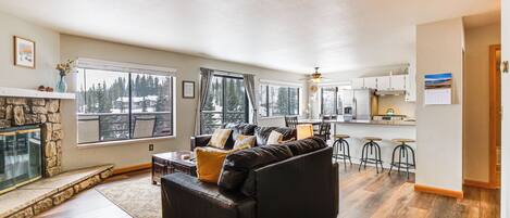 Apartment (2 Bedrooms) | Front of property