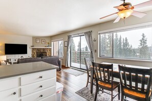 Apartment (2 Bedrooms) | Interior - 11 Mi to Keystone Resort: Condo in Silverthorne (Silverthorne)