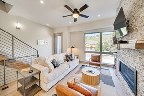 Interior - Rooftop Mtn View & Hot Tub: Silverthorne Home! (Silverthorne)