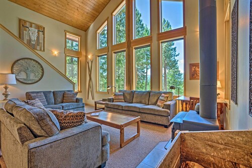 Private Leavenworth Cabin w/ Mtn Views & Fire Pit