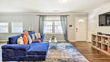 House (3 Bedrooms) | Interior