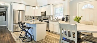 Fire Pit & Deck: Atlanta Home ~ 8 Mi to Dwtn!