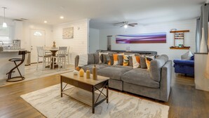 Rumah (3 Bedrooms) | Bagian depan properti