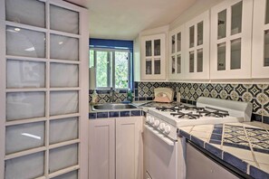 Apartment (0 Bedroom) | Interior