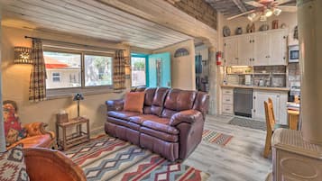 Cottage (2 Bedrooms) | Interior