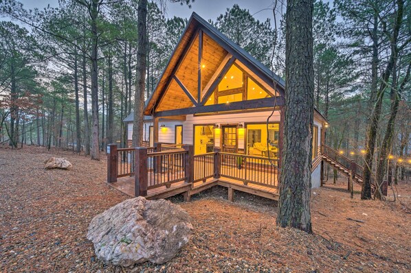 House (1 Bedroom) | Interior - Modern Cabin w/ Hot Tub: 1 Mi From Hochatown! (Broken Bow)
