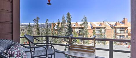 Apartment (2 Bedrooms) | Front of property