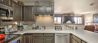 Condo w/ Balcony & Fireplace in Silverthorne!