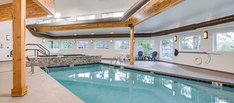 Silverthorne Condo: New Pool & Hot Tub + Fireplace