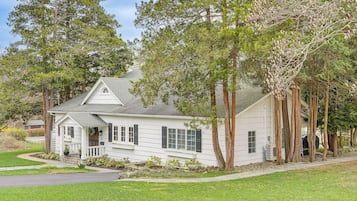Cottage (2 Bedrooms) | Interior