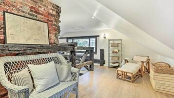 Cottage (2 Bedrooms) | Interior