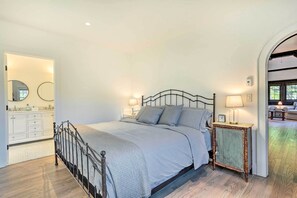 Cottage (2 Bedrooms) | Interior