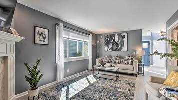 House (4 Bedrooms) | Interior