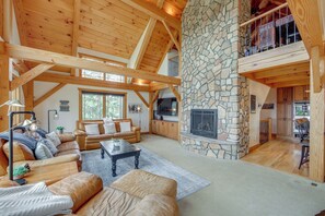 House (3 Bedrooms) | Interior - 7 Mi to Rocky Mtn Nat'l Park: Grand Lake Home! (Grand Lake)