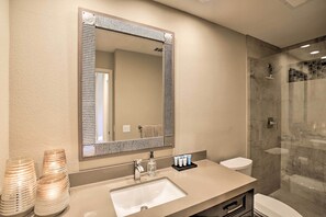 Apartment (2 Bedrooms) | Bathroom