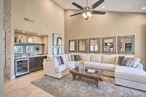 Interior - Luxury Remodeled Palm Desert Resort Condo! (Palm Desert)