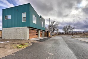 House (2 Bedrooms) | Interior - Grand Junction Home ~ 1 Mi to Downtown (Grand Junction)