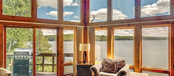 Sauna & Pool Table: Family Home on Lake Chicagon