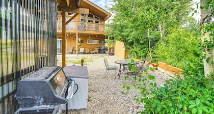 Grand Lake House w/ Mountain Views, Deck!