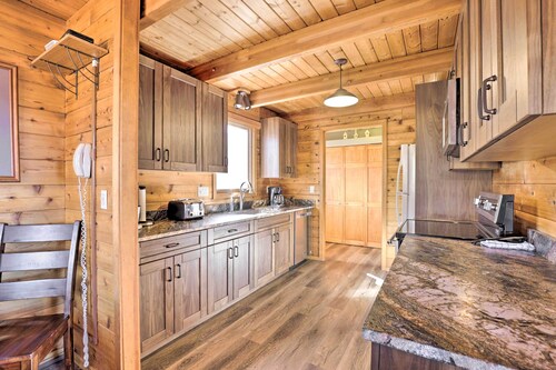 1 Mi to Granby Ranch: Family-friendly Cabin!